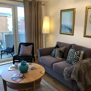 Apartment Hansen House With Parking, Cardiff