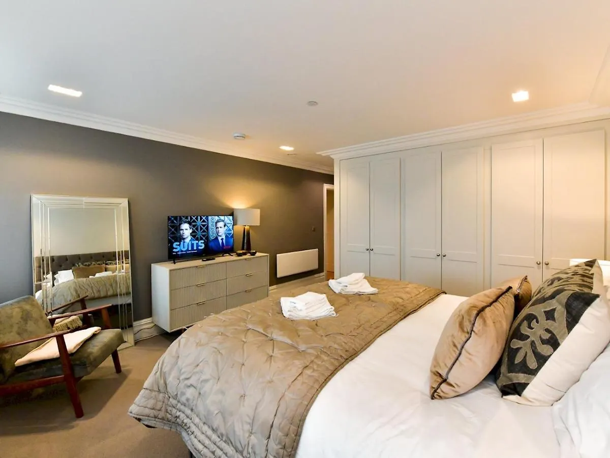 Pass The Keys Beautiful 2 Bed Apartment With Parking In The Bay Cardiff