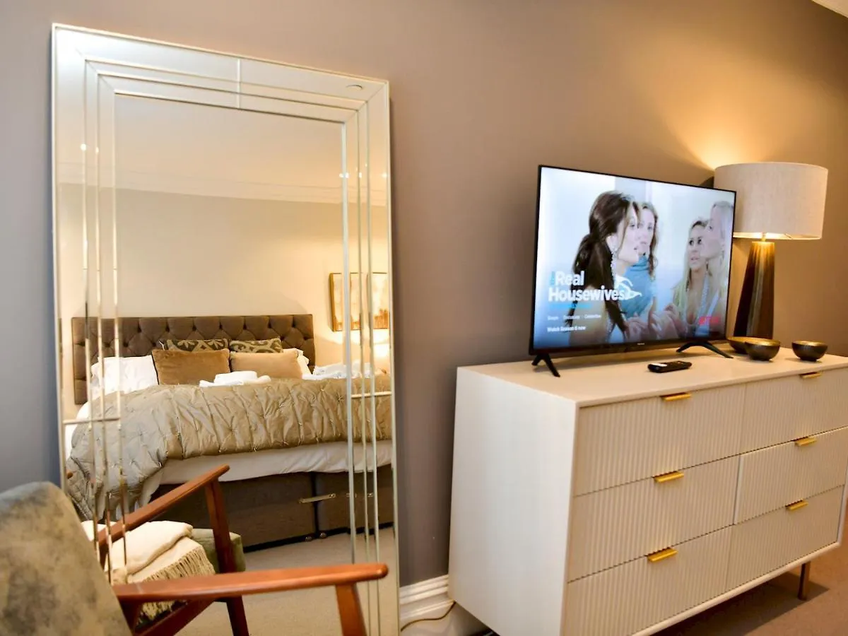 Pass The Keys Beautiful 2 Bed Apartment With Parking In The Bay Cardiff